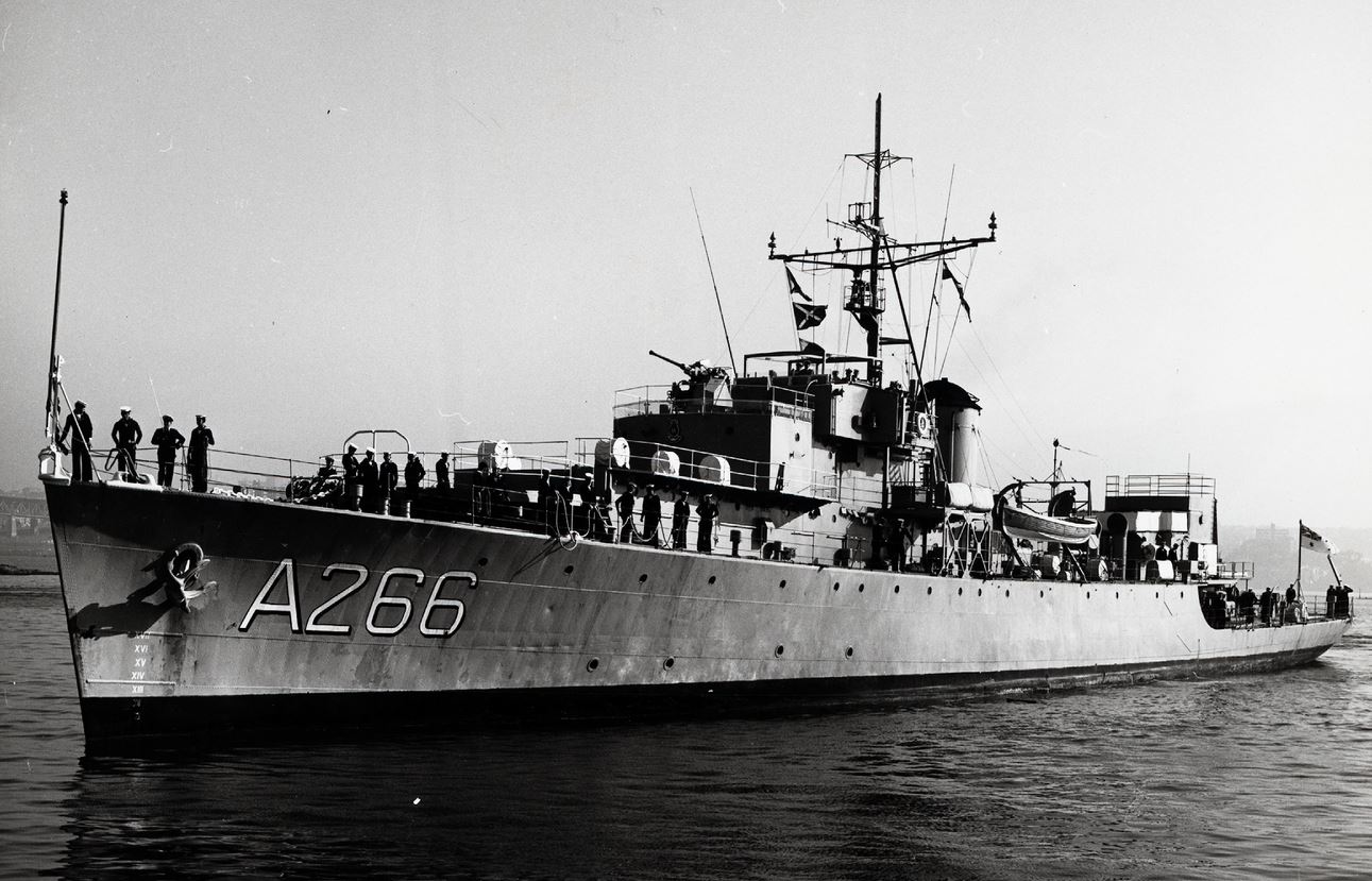 HMAS DIAMANTINA 1stOCT.1945 DIEULOIS