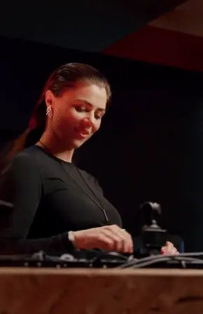 laura van dam techno dj dieulois